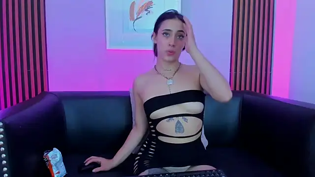 Ariana_collinss live