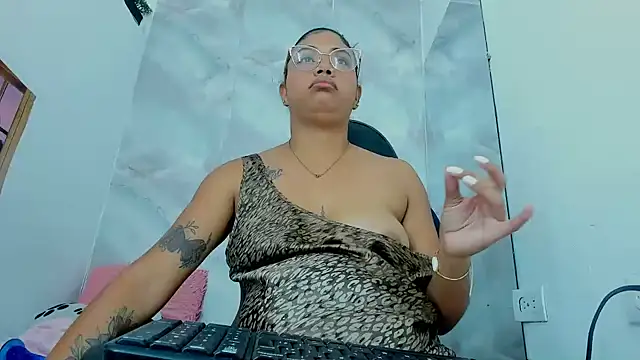 EllyBloom live