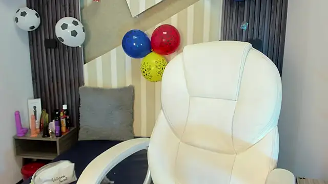 MadisonYoung000 live
