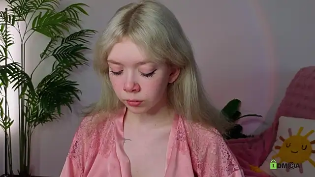 Rochelle_kitty live