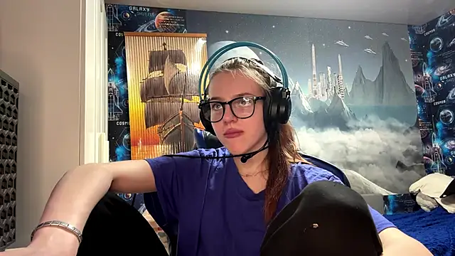 Elira_Breeze live