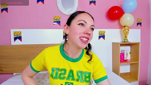 AshleyBenoitt live