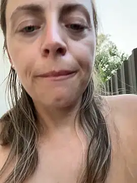 ladywithbigass live