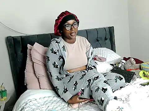 MissLaToYa live