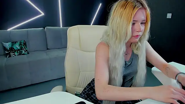 kikipeach live