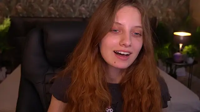 CuteeFoxy live