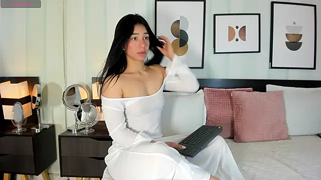 Lexis_Walker live