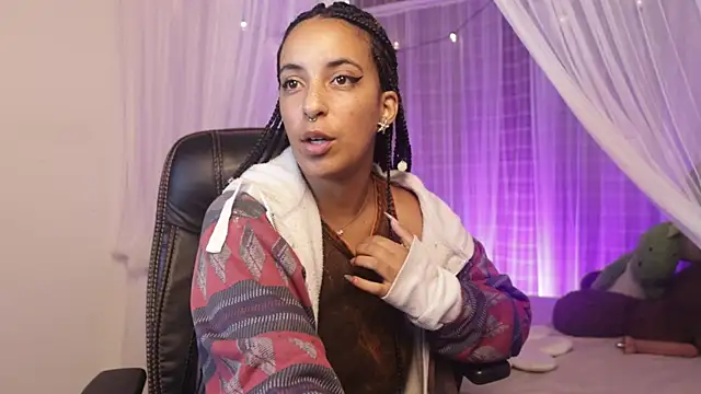 Millie_Volturi live