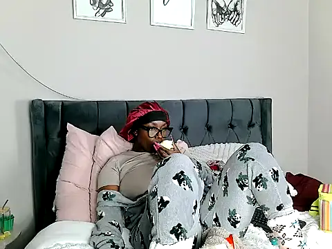 MissLaToYa live