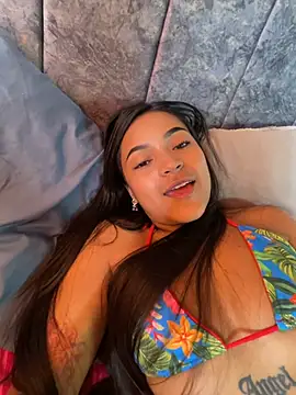 Ariaanaa_grey live