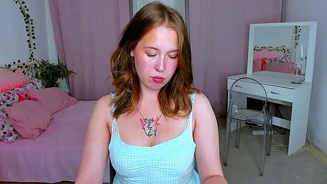 LanaRoselle live