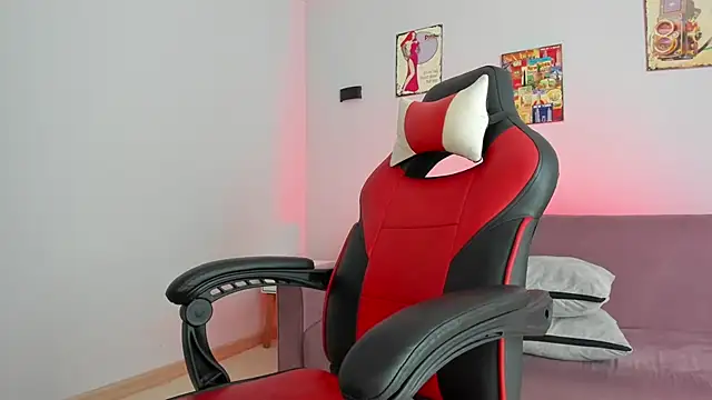 Emily_bruss live
