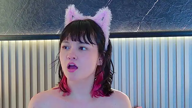 Emily_amaura live