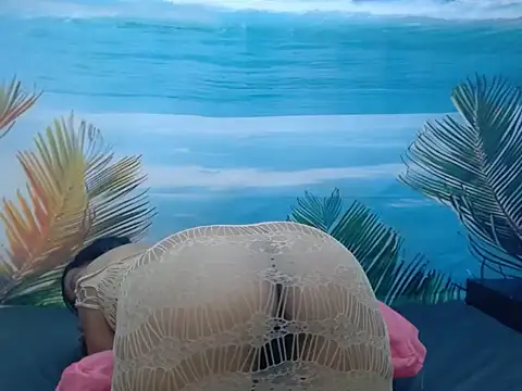 GoldenLuxeLady live