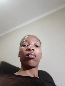 MsParisSmith live