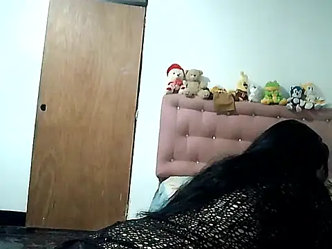 Chiquilove27 live