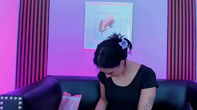 Ariana_collinss live