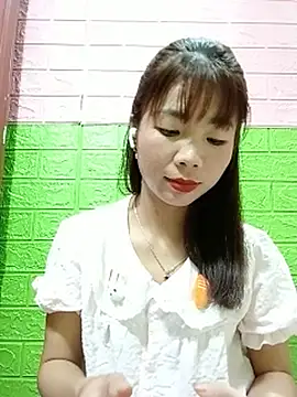 AmyLinee01 live