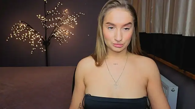 AlisaFoxis live