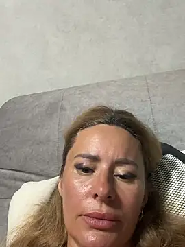 Tania201243 live
