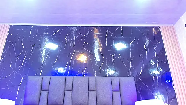 BustyGlow live