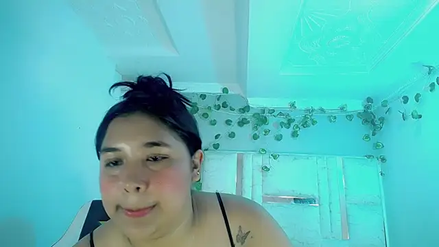 Dakota_big live