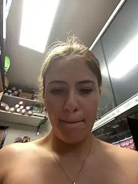 Andrea_19blonde live