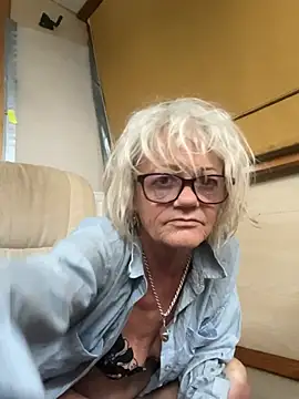 ladyboatlady live