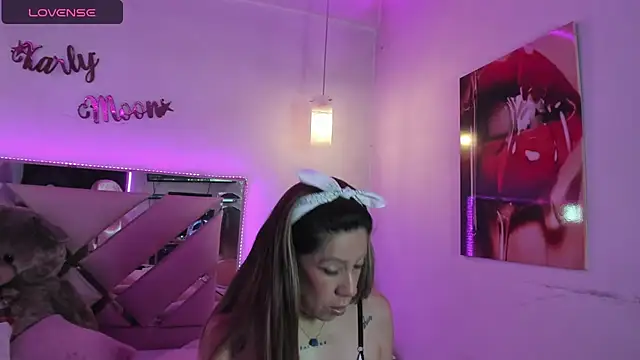 Karly_moon live