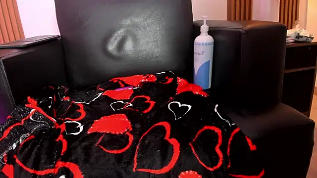 FreckleDoll live