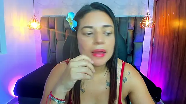ChloeSmith9 live