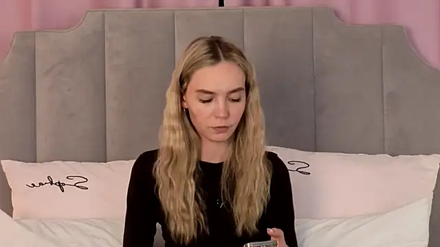 NikkiRyx live