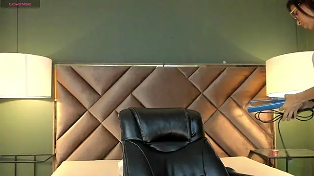 Emily_Lopera live