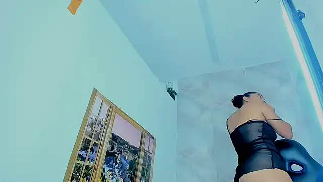 EllyBloom live