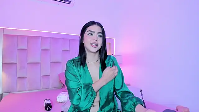 Miaa_Millerss live