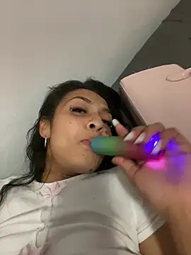 foxyro30 live