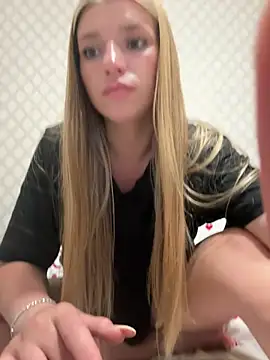 adel_secret live