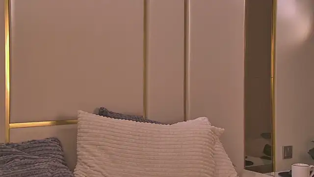 JuliaHotty_ live