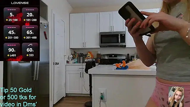 Blondiewithanass live