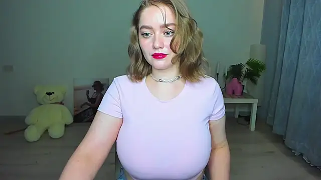 AidaPerry live