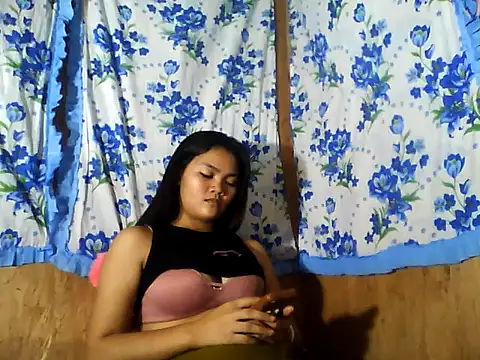 PinaySkinnyJust18 live