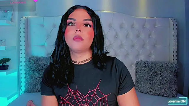 Maia_Hotts live