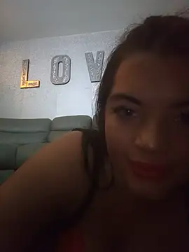Curveyqueenn live