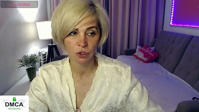 Blonde_lola444 live