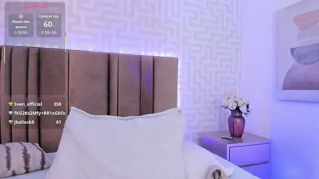 naishaa_ live
