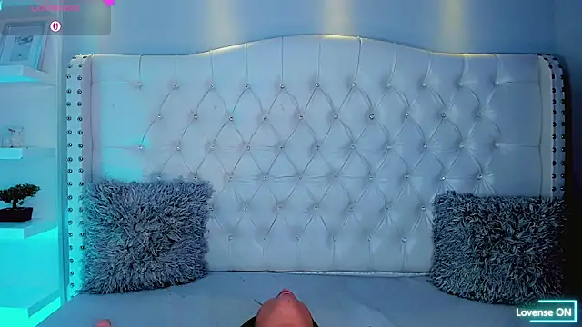 Maia_Hotts live