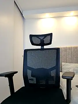 Maya_Lewis live