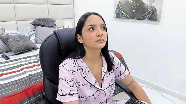 Chloelarsons live