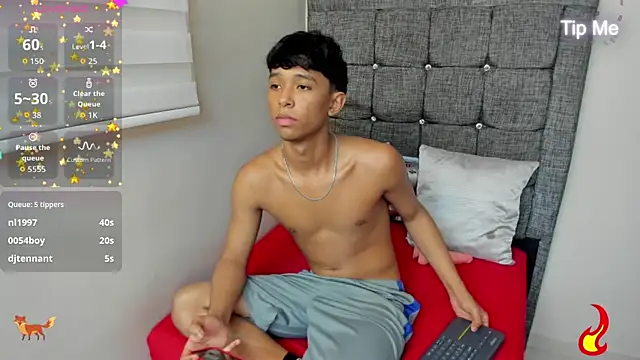 Little_Twink19x live