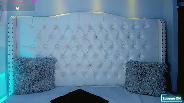 Maia_Hotts live